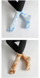 Batik Fünf-Zehen Yoga Socken Detailansicht, atmungsaktive Anti-Rutsch Fitness Socken.