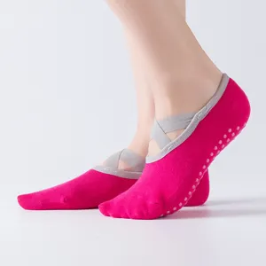 Roze ballet stijl kruis bandje yoga sokken met anti slip noppen voor fitness sport