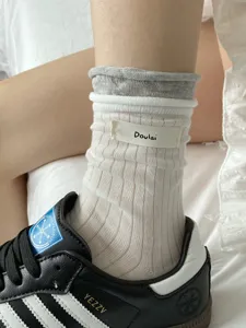 Chaussettes mi-hautes unies à rayures verticales ajourées revers roulés printemps été.