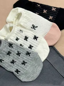 Damen atmungsaktive Netz-Kurzsocken mit süßem Schleifen-Design, sommerliche dünne Freizeitsocken