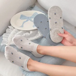 Floral invisible low-cut boat socks for women, summer thin breathable cotton ankle socks.