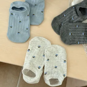 Details of Korean style floral low cut boat socks, summer thin breathable non slip socks.