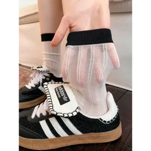 Dames witte sheer mesh halverwege kousen met zwarte geribbelde manchet, ademende sokken zomers