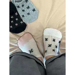 Sommer Damen atmungsaktive Mesh Bootssocken mit Schleifchen Design, bequeme flache Sneakersocken.
