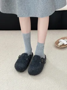 Korean style women's early autumn ribbed slouch socks, solid color mid-calf casual cotton socks.