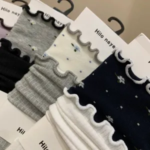 Korean style floral women socks autumn new cotton cute lettuce edge mid tube slouch socks