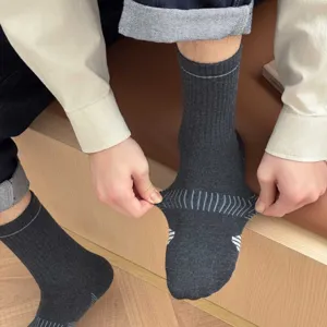 Herren Freizeitsocken Mittellang Baumwolle Dunkelgrau Bequem Gewebe Elastisch Langlebig Stützen