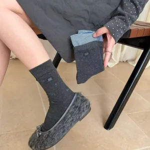 Calzini a metà tubo a righe stile college grigio blu, calzini alla moda stile coreano donna.