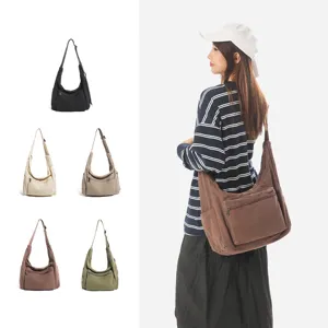 Megali gynaikeia tsanta omou apo kamva, vintage hobo crossbody tsanta me polles tsepes.
