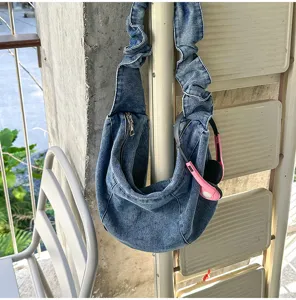 Casual denim hobo shoulder bag for women, large capacity pleated messenger bag with zipper.