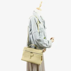 Sac a main bandouliere en cuir veritable poignee superieure jaune clair pour femme chic.
