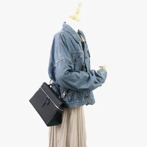 Sac à main bandoulière en cuir véritable noir, élégant sac fourre-tout structuré pour le bureau.