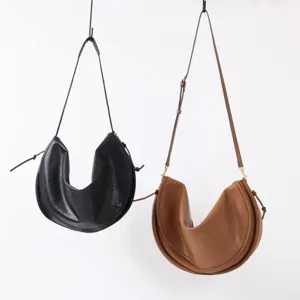 Sac bandoulière croissant minimaliste, sac à main décontracté élégant pour le travail.