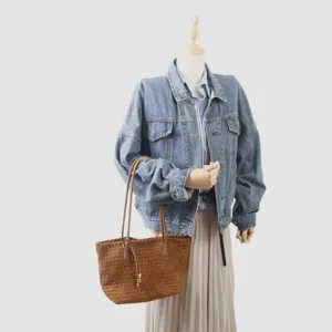 Sac cabas tissé en cuir marron pour femmes, élégant sac porté épaule quotidien.