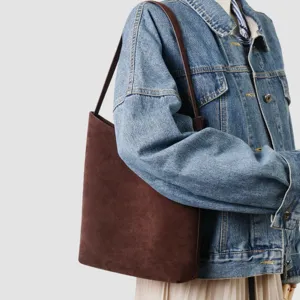 Sac à épaule en suédine marron, grand sac cabas fourre-tout quotidien, sac rétro chic pour femme.