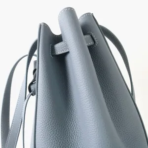 Sac seau en cuir veritable gris croute de vache minimaliste sac a main detail chic