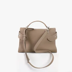 Sac à main en cuir véritable pour femme, élégant sac bandoulière et porté épaule pour le bureau.