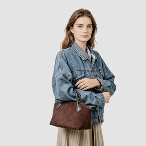 Sac à main rétro en cuir pour femme, élégant cabas de travail au style vintage intemporel.