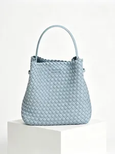 Sac seau en cuir tressé bleu clair, sac à main élégant et bandoulière pour femme au quotidien.