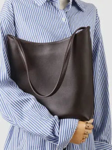 Classica borsa a tracolla in pelle marrone da donna, grande borsa tote per il lavoro.