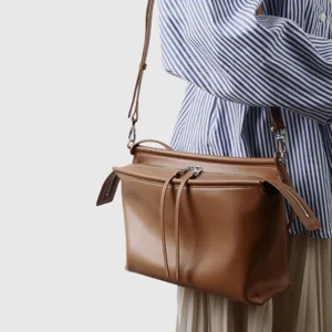 Sac à bandoulière marron de grande capacité, sac cabas décontracté pour femme.