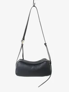 Sac bandoulière noir en cuir, élégant sac minimaliste toast pour femme et son quotidien.