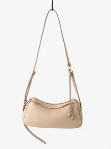 Sac bandoulière minimaliste classique en cuir véritable, sac boston chic pour le travail.