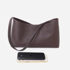 Sac porté épaule hobo en cuir marron foncé, sac à main minimaliste pour femme quotidien.