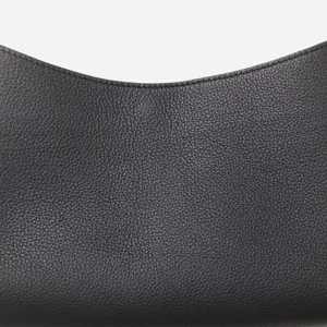 Vue détaillée du sac à épaule hobo en cuir véritable noir chic mode sac pour femmes.