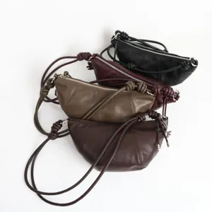 Sac bandouliere croissant en cuir veritable sac besace croissant minimaliste multicolore