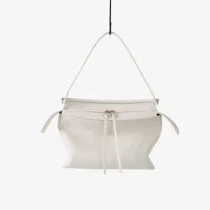 Vue détaillée de l'élégant sac porté épaule minimaliste blanc pour le travail avec fermeture.
