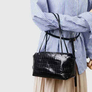 Black crocodile pattern leather underarm bag classic design elegant shoulder handbag