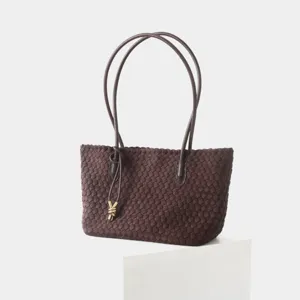Sac cabas tissé à la main en cuir véritable, sac porté épaule élégant et décontracté.