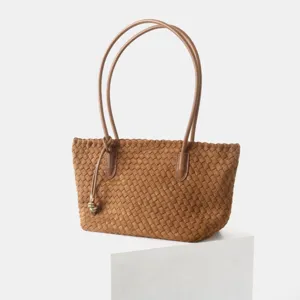 Sac cabas en cuir tressé marron, élégant sac d'épaule pour le travail avec détail de nœud.