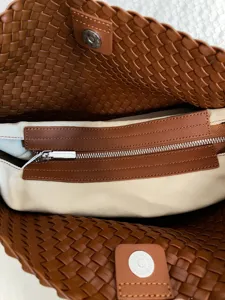 Sac cabas tressé en cuir pour femme, grand sac épaule élégant avec poche intérieure.