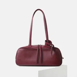 Bolso de bolos de cuero burdeos, elegante bolso de hombro con correa larga y cremallera.