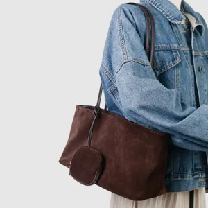 Bolso tote de ante marrón, gran bolso de hombro hobo con pequeño accesorio de minibolso.