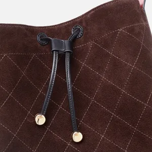 Bolso Cubo Acolchado de Ante Marrón Detalle Cordón Bolso Elegante Estilo Chic Casual