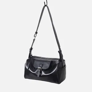 Elegante bolso de axila de cuero negro, bolso cruzado versátil para el trabajo diario de moda.