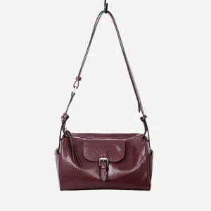 Clásico bolso de hombro de cuero burdeos para mujer, elegante bolso cruzado ajustable.