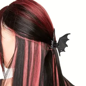 Pince à cheveux chauve-souris noir mat style gothique punk accessoire de coiffure pour femmes.