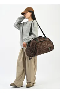 Borsa da viaggio multifunzionale con stampa leopardato, grande borsa a tracolla.