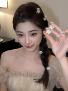 Elegante anello fermaglio per capelli quadrifoglio con strass design di nicchia regalo