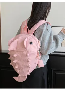 Rosa Stern Cartoon Haifisch Rucksack Detailansicht, niedliche coole Schultasche fuer Reisen.