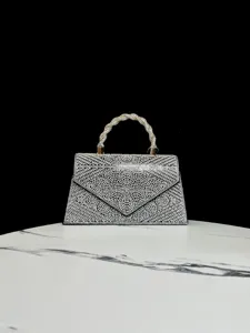 Exquisite rhinestone evening bag with luxury sparkle design, perfect for banquets.