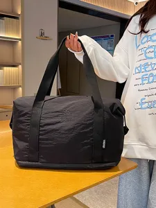Leichte, große Reisetasche für Sport, Fitness und Kurztrips, wasserdichter Weekender.