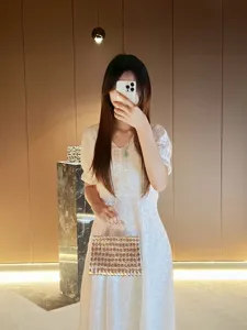 Luxury crystal evening bag for women, sparkling rhinestone clutch purse, elegant handbag for party.