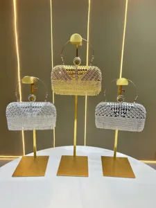 Elegante bolso de noche de diamantes con asa de metal y flecos brillantes para mujer