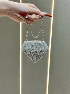 Sparkling rhinestone mini chain bag for women, trendy diamond heart clutch shoulder bag.