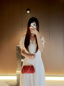 Red rhinestone evening bag with chain strap, luxury glitter clutch for women party wedding.